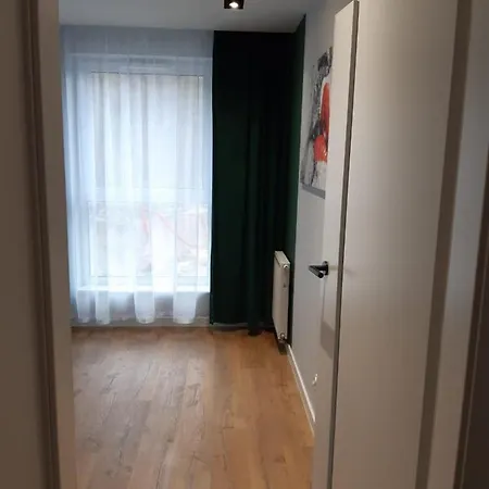 Nadmorskie Tarasy Z Widokiem Na Morze 格丁尼亚